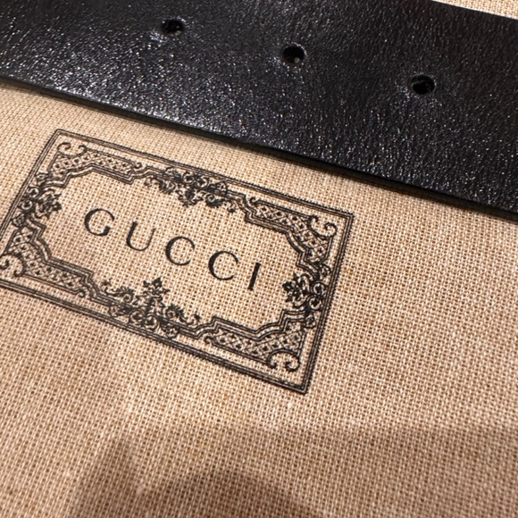 GUCCI Belt Gold Heart Crest Buckle in Black Size 85 - 34 - Picture 4 of 10